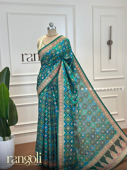 Green Patola Silk Saree with Exquisite Bandhani Designs - Post 432