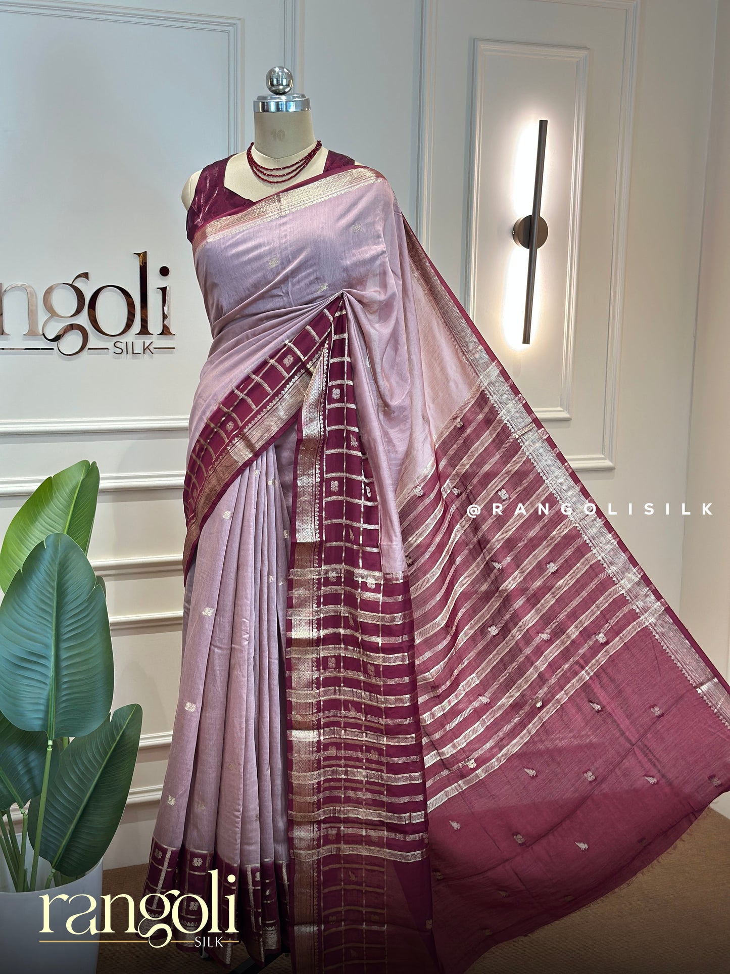 Soft Cotton Saree - Breathable Comfort with Elegant Checks - Post 832
