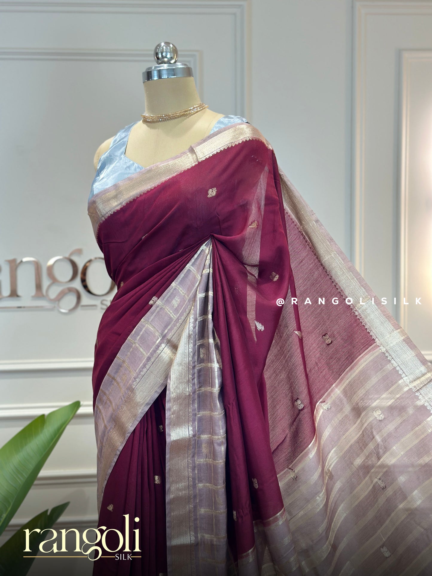 Soft Cotton Saree - Breathable Comfort with Elegant Checks - Post 832