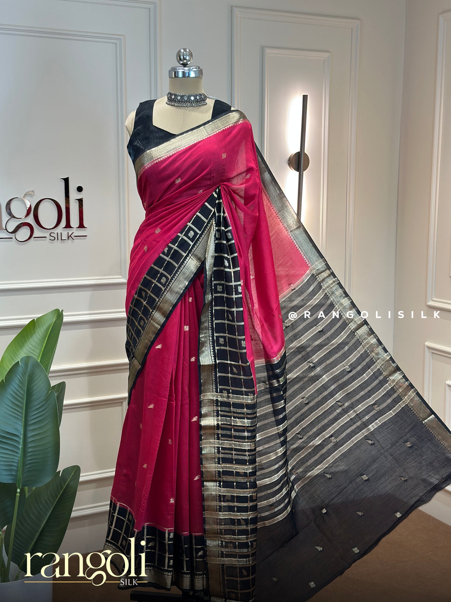 Soft Cotton Saree - Breathable Comfort with Elegant Checks - Post 832