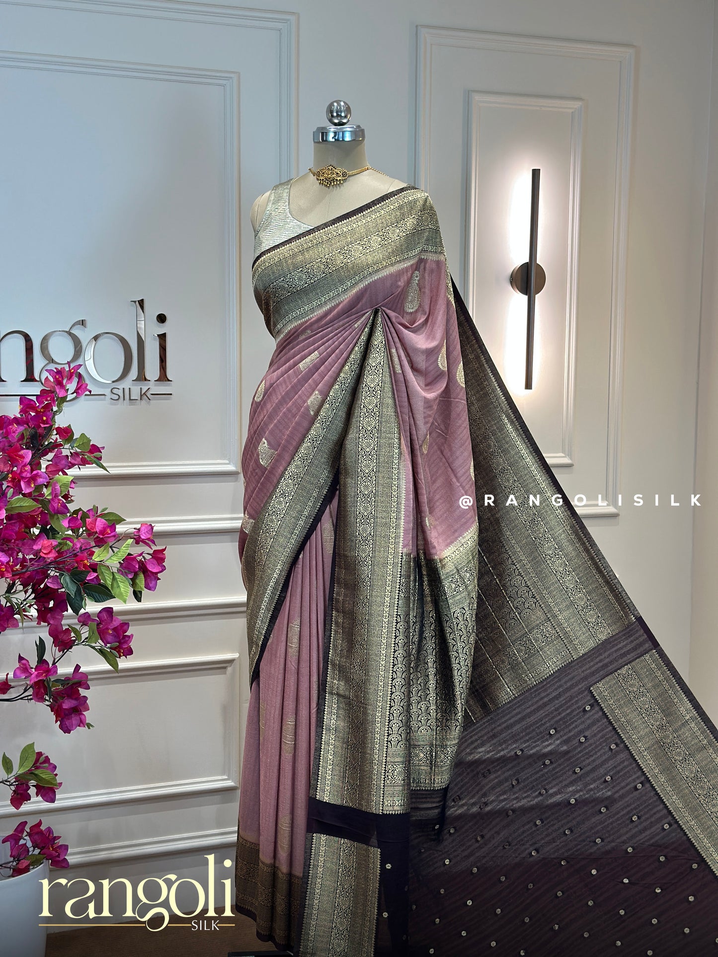 Traditional Banaras Saree with Rich Woven Border & Pallu - Post 959