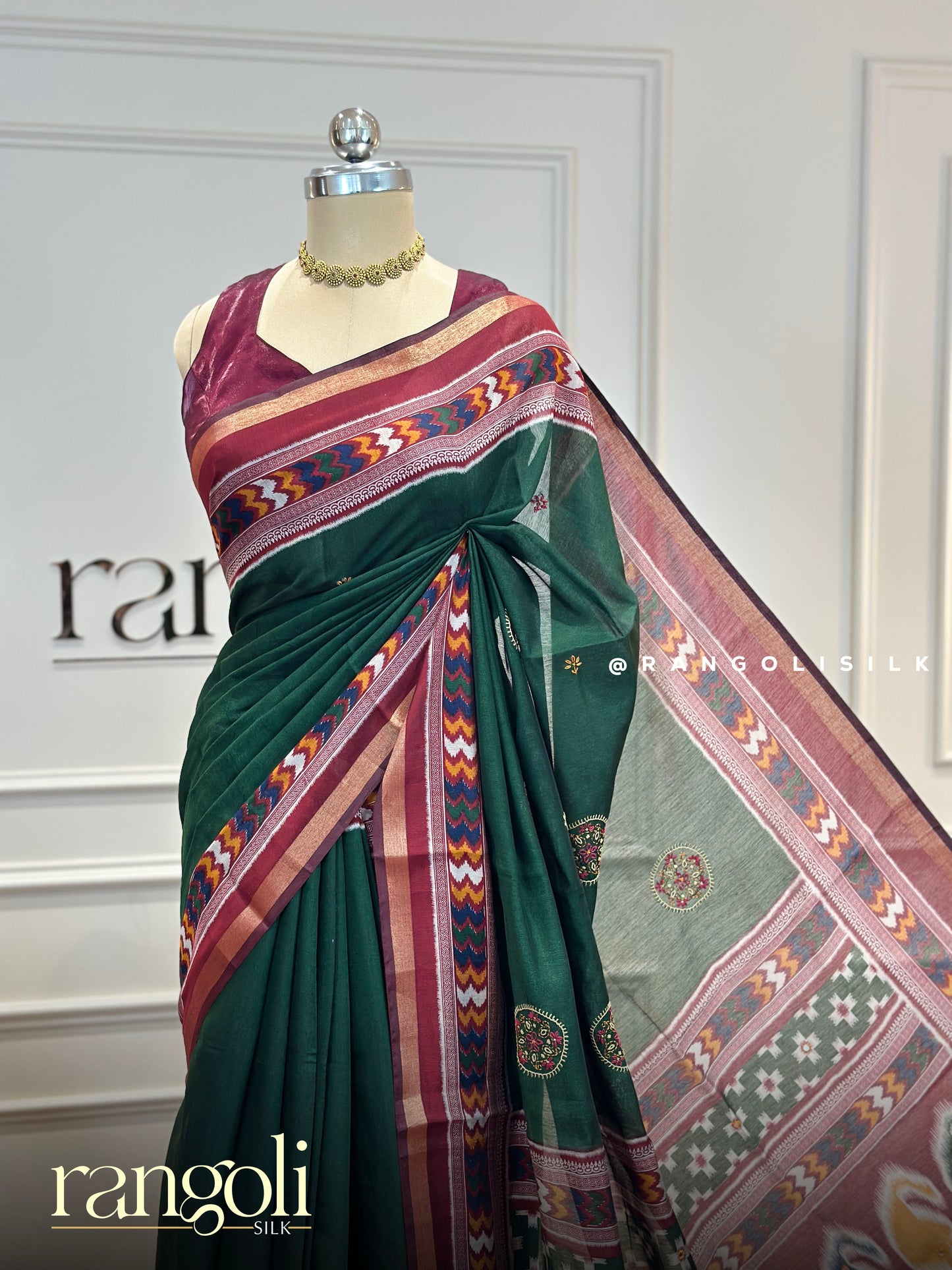 Cotton Saree with Rich Borders & Subtle Embroidered Details - Post 834