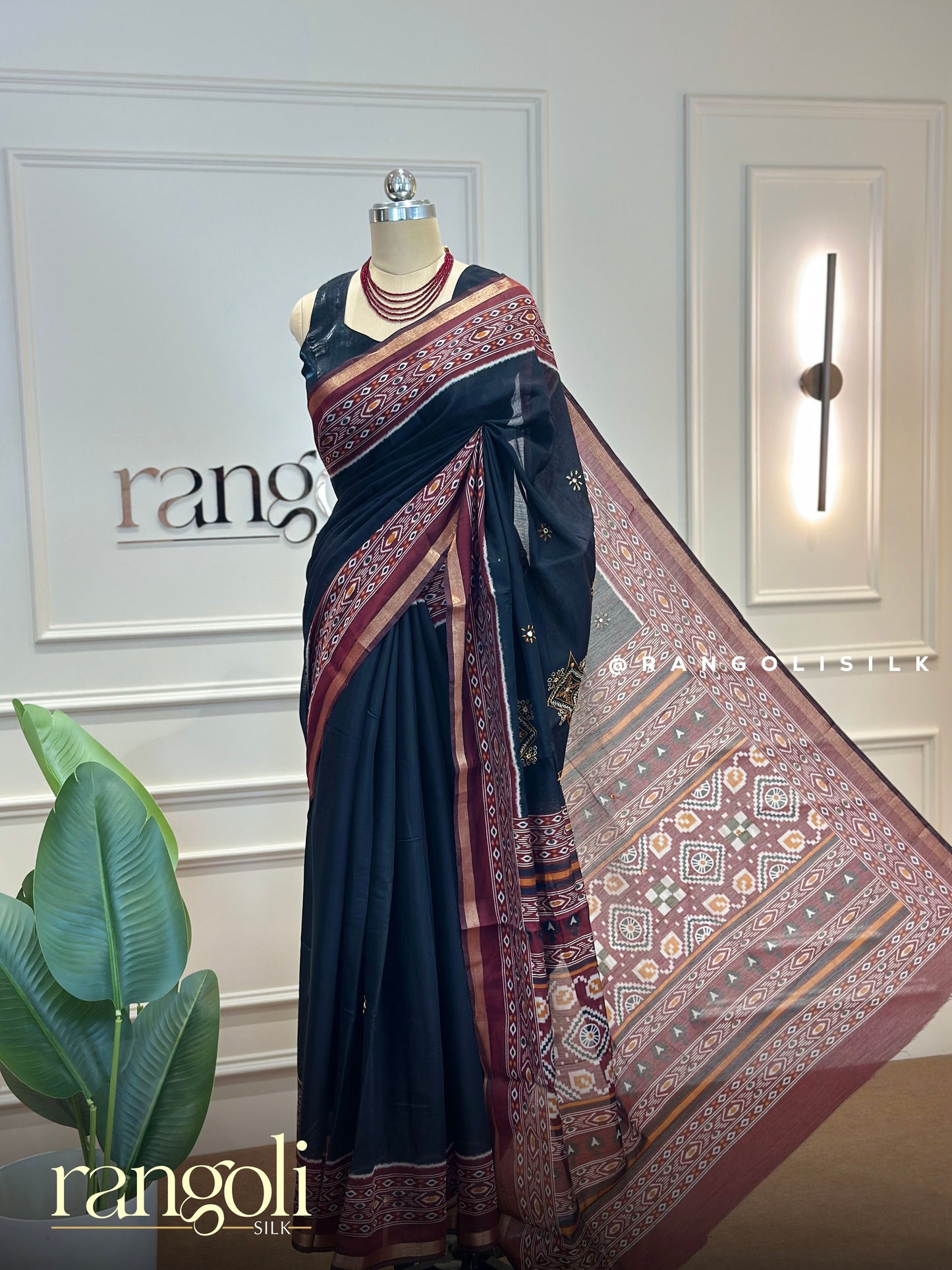 Cotton Saree with Rich Borders & Subtle Embroidered Details - Post 834