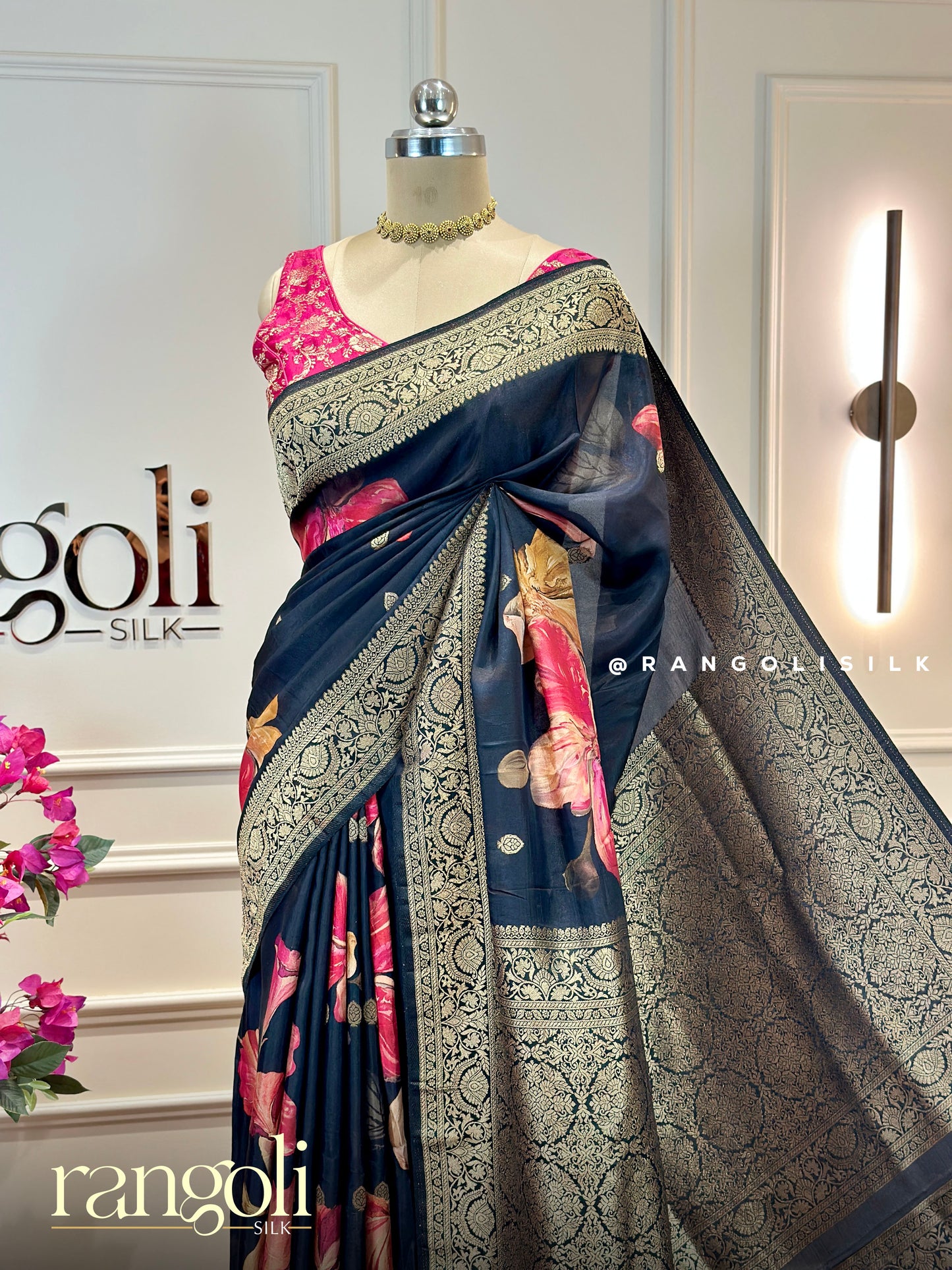 Elegant Black Banaras Chiffon Saree with Floral Design - Post 954