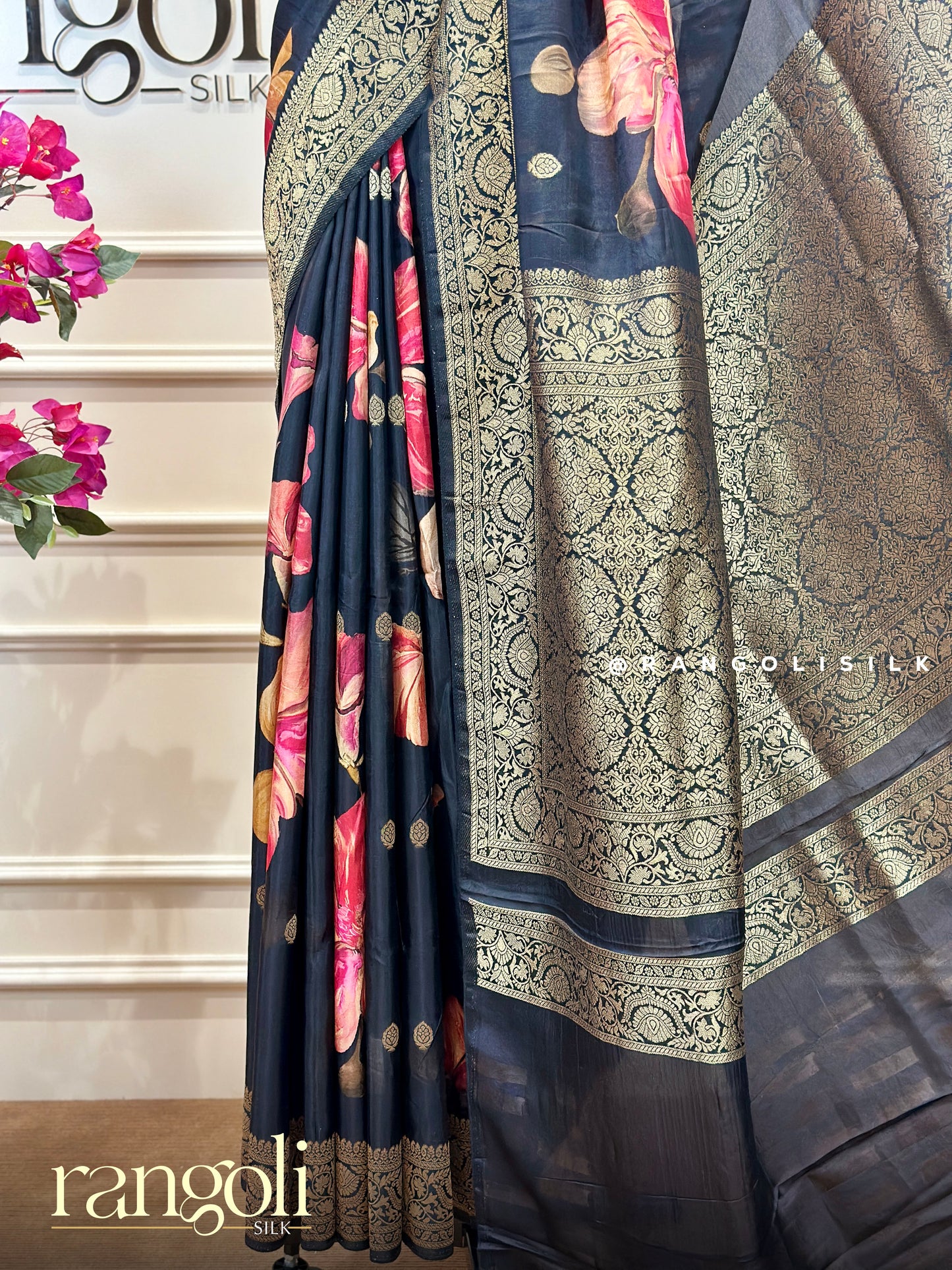 Elegant Black Banaras Chiffon Saree with Floral Design - Post 954