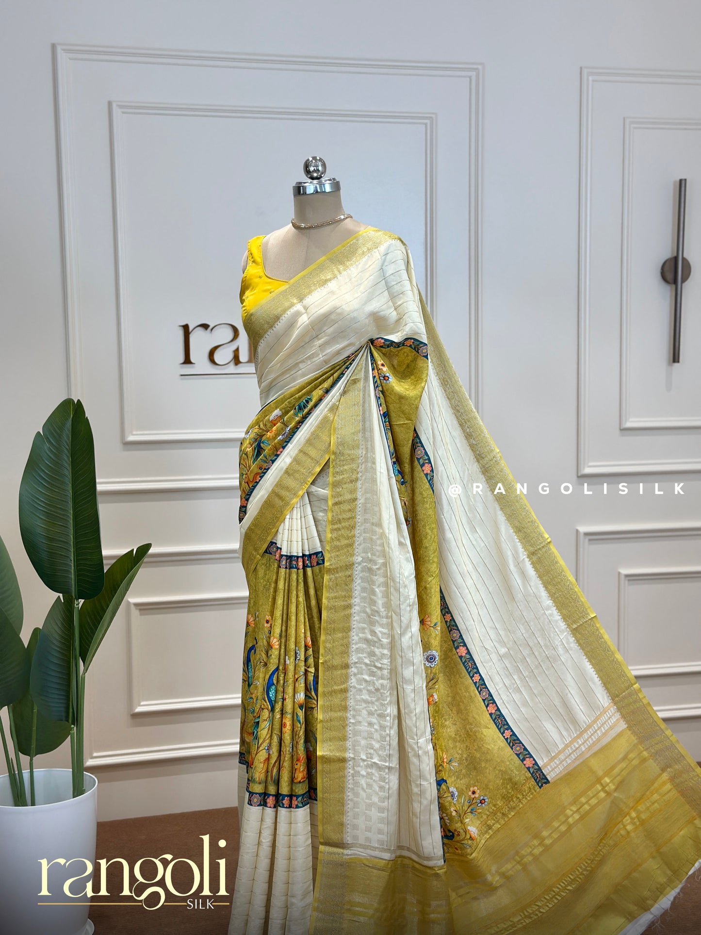 Elegant Banaras Saree with Central Floral Prints  - Post 441