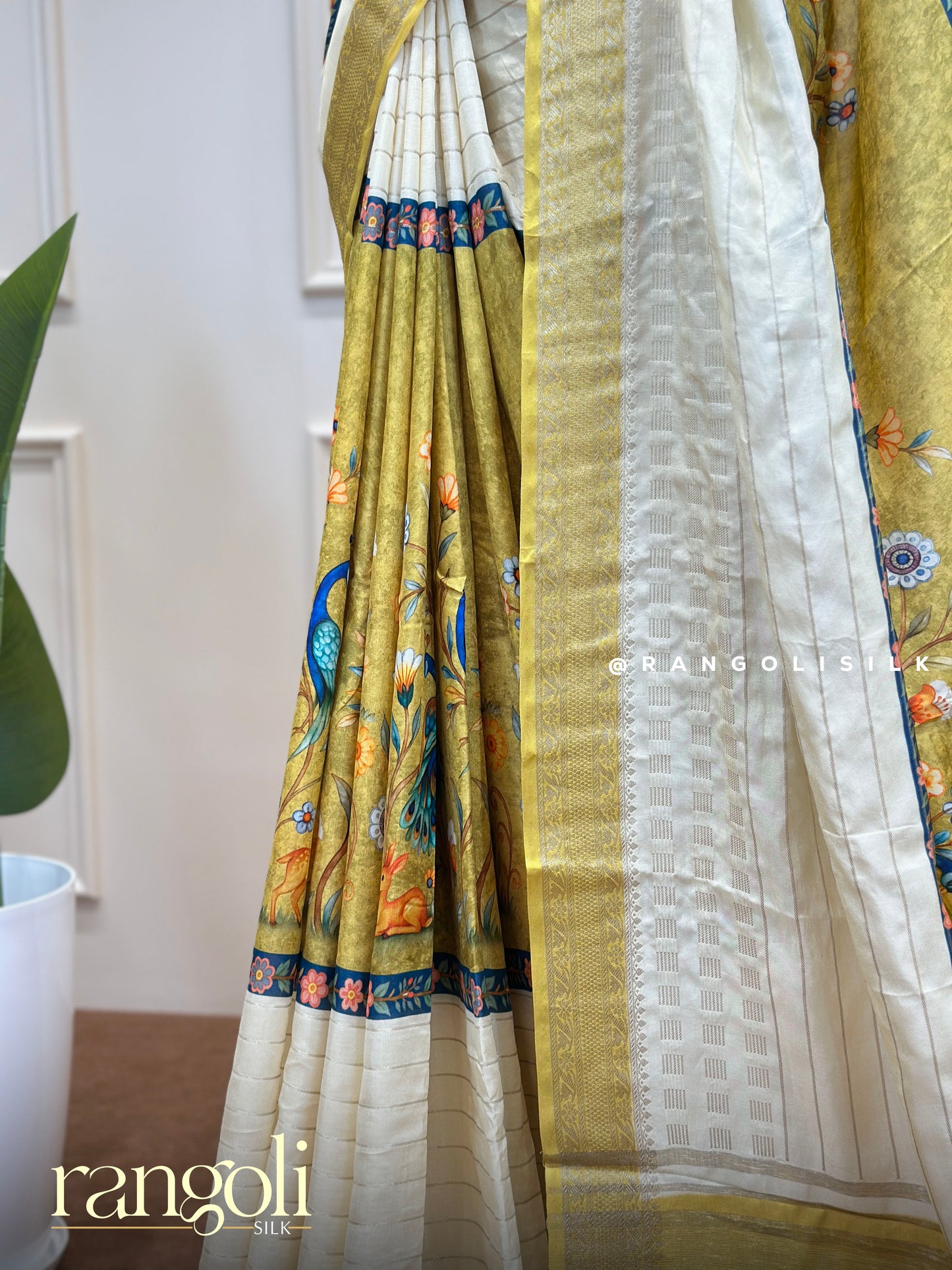 Elegant Banaras Saree with Central Floral Prints  - Post 441