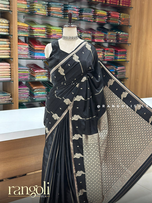 Gajji Silk Saree with Woven Silver Zari Motifs & Rich Pallu - Post 1060