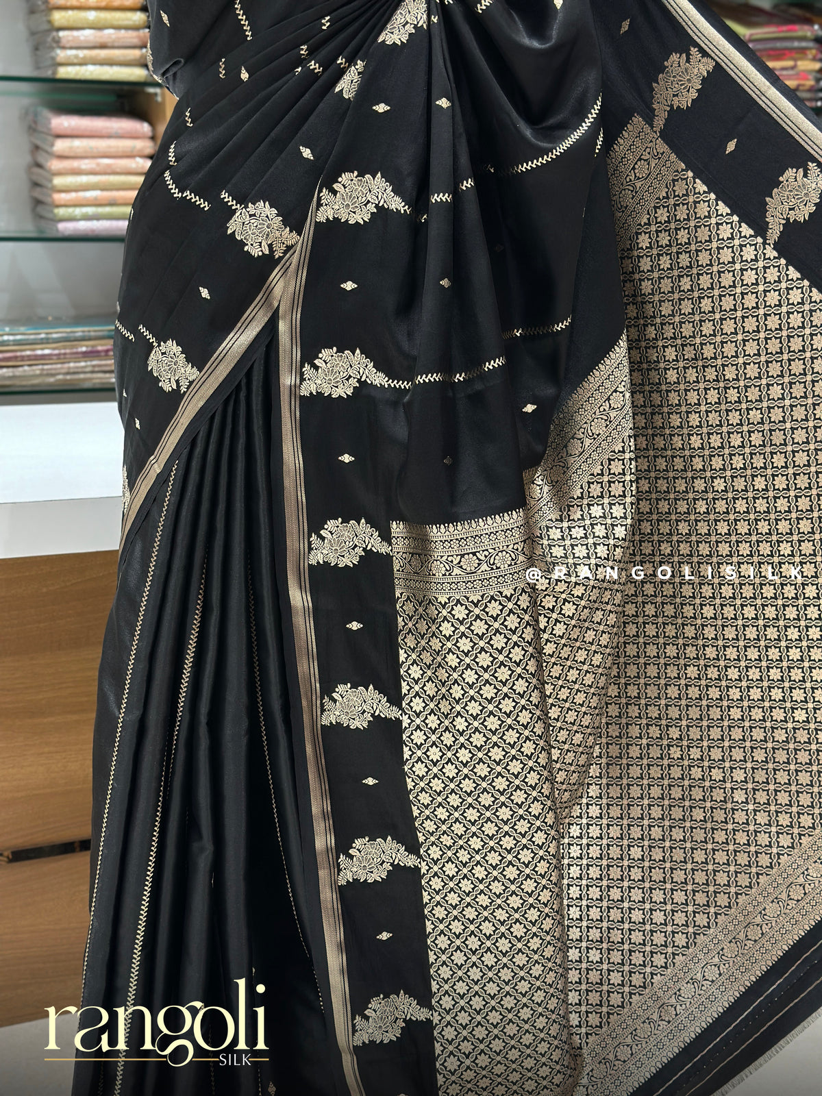Gajji Silk Saree with Woven Silver Zari Motifs & Rich Pallu - Post 1060