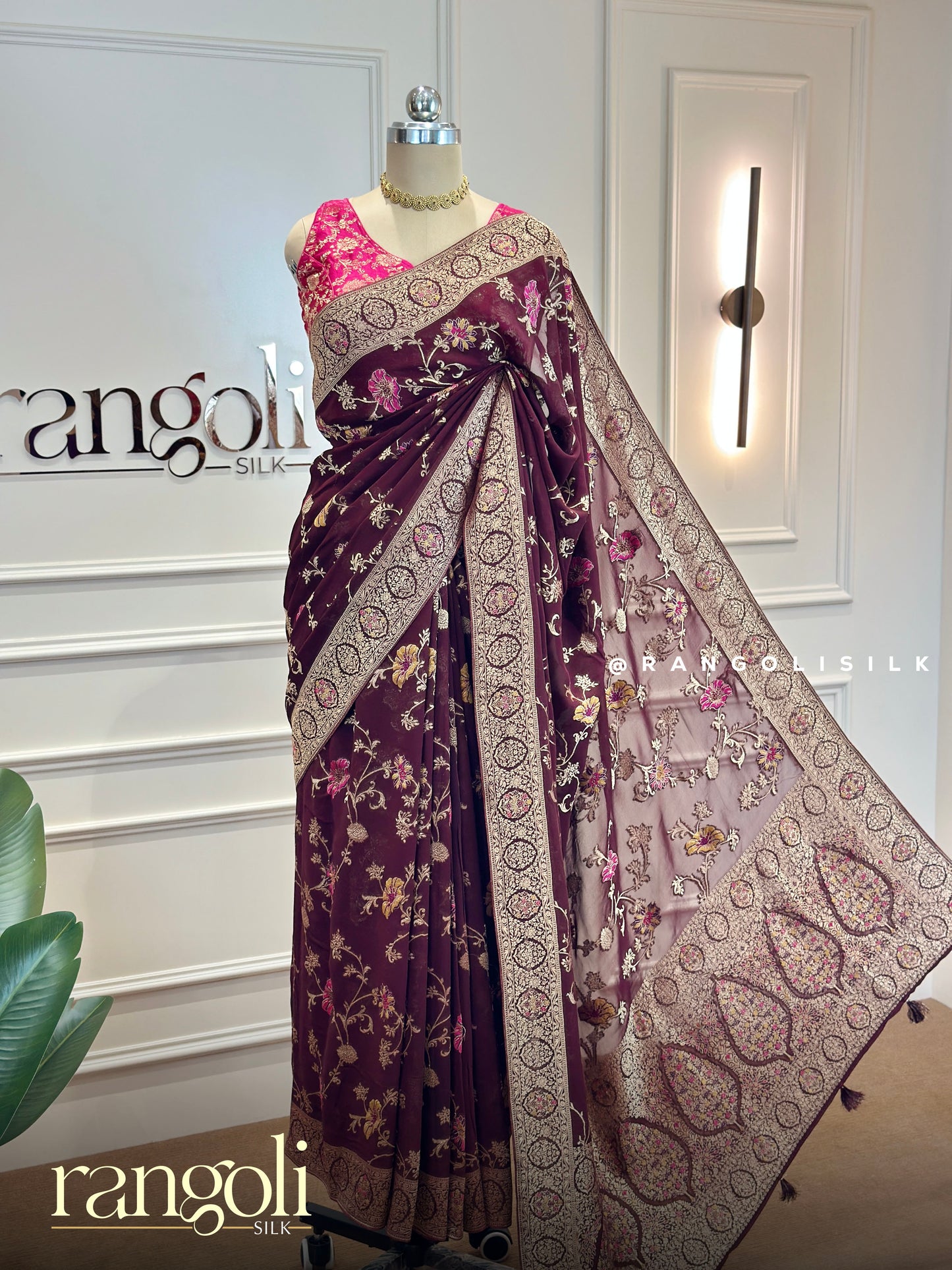 Regal Banarasi Silk Saree with Floral Motifs - Post 728