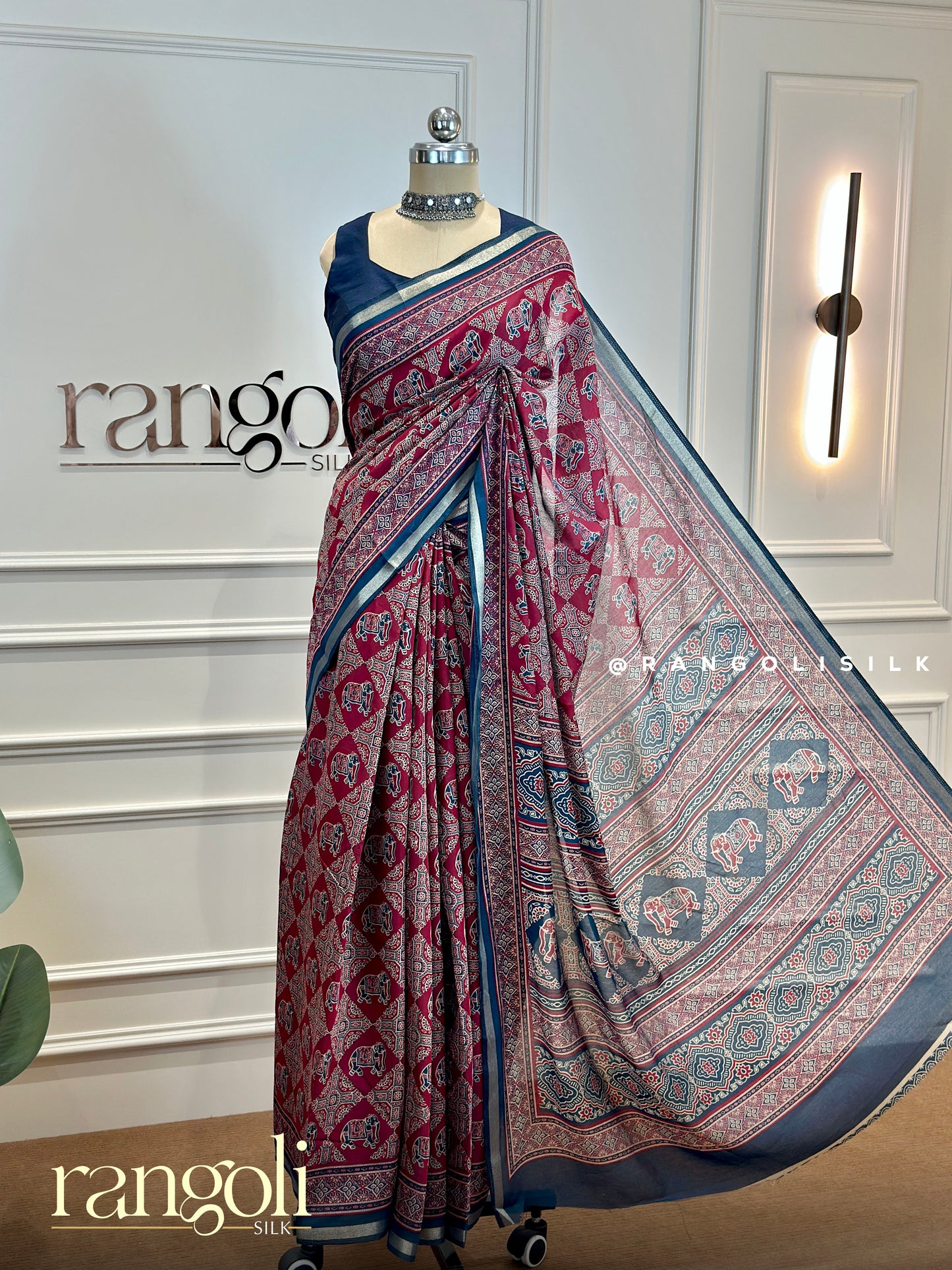 Lightweight Soft Cotton Saree with Timeless Prints & Borders - Post 727