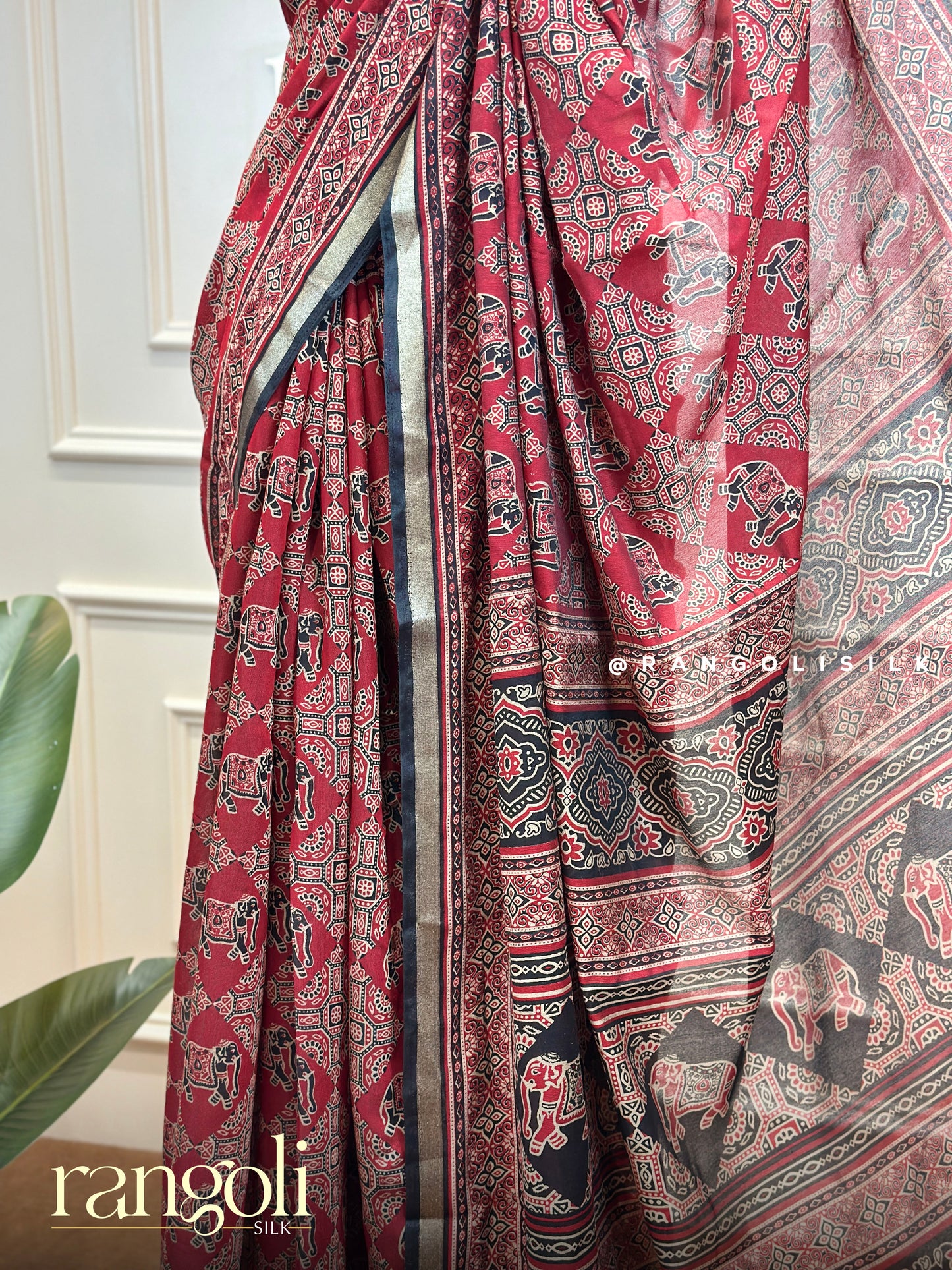 Lightweight Soft Cotton Saree with Timeless Prints & Borders - Post 727