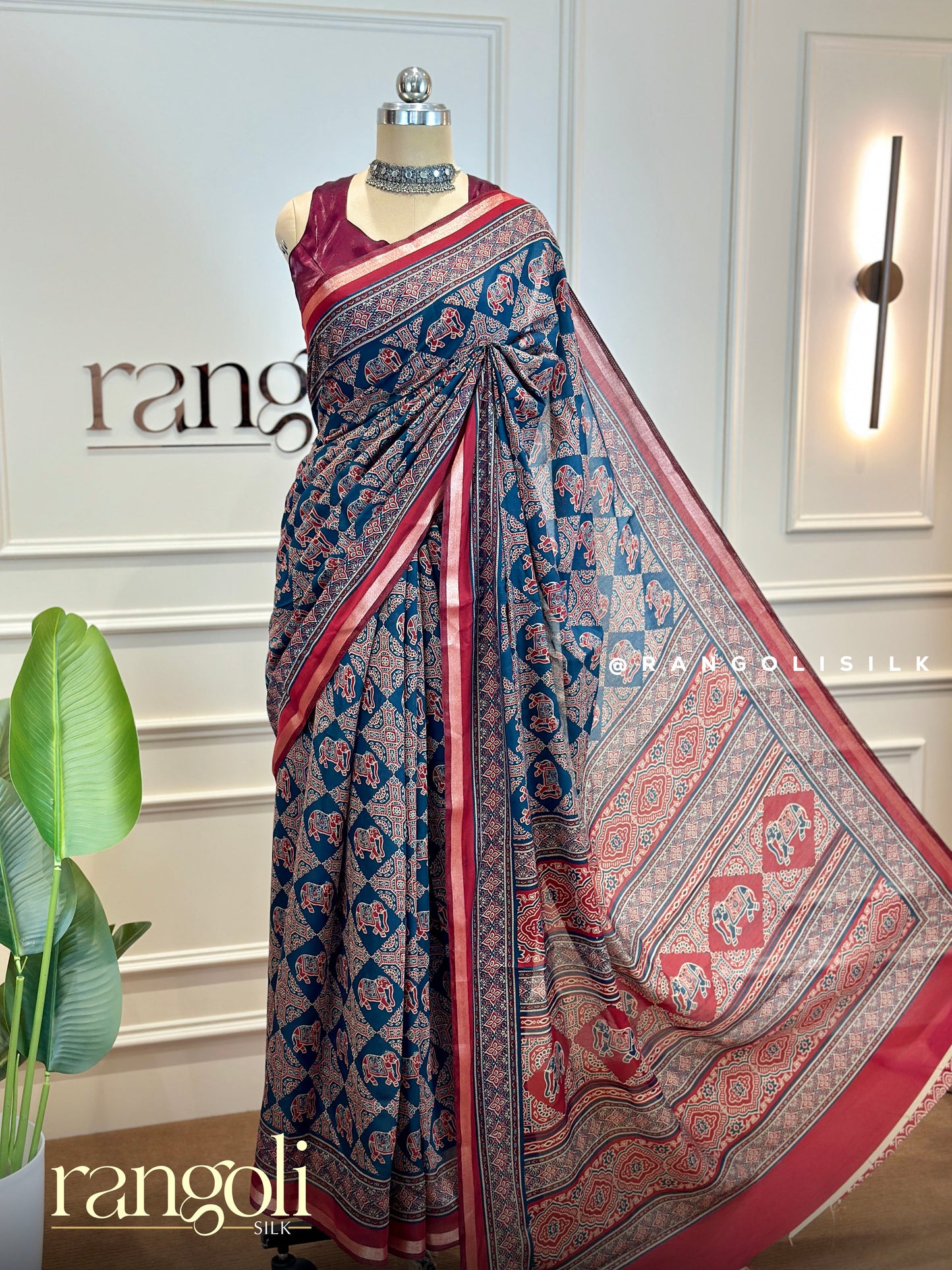 Lightweight Soft Cotton Saree with Timeless Prints & Borders - Post 727