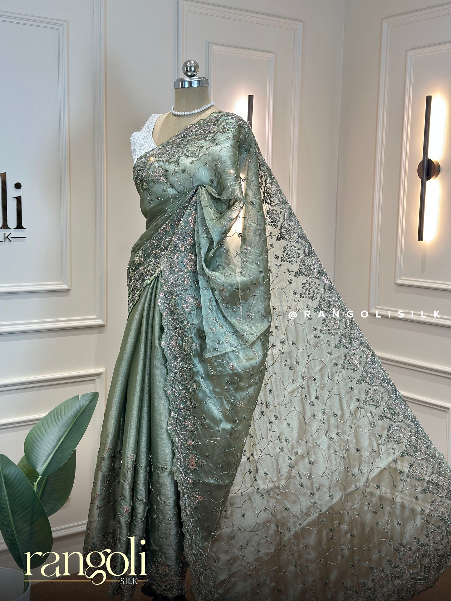 Elegant Designer Sarees in Luxurious Fabrics - Post 730