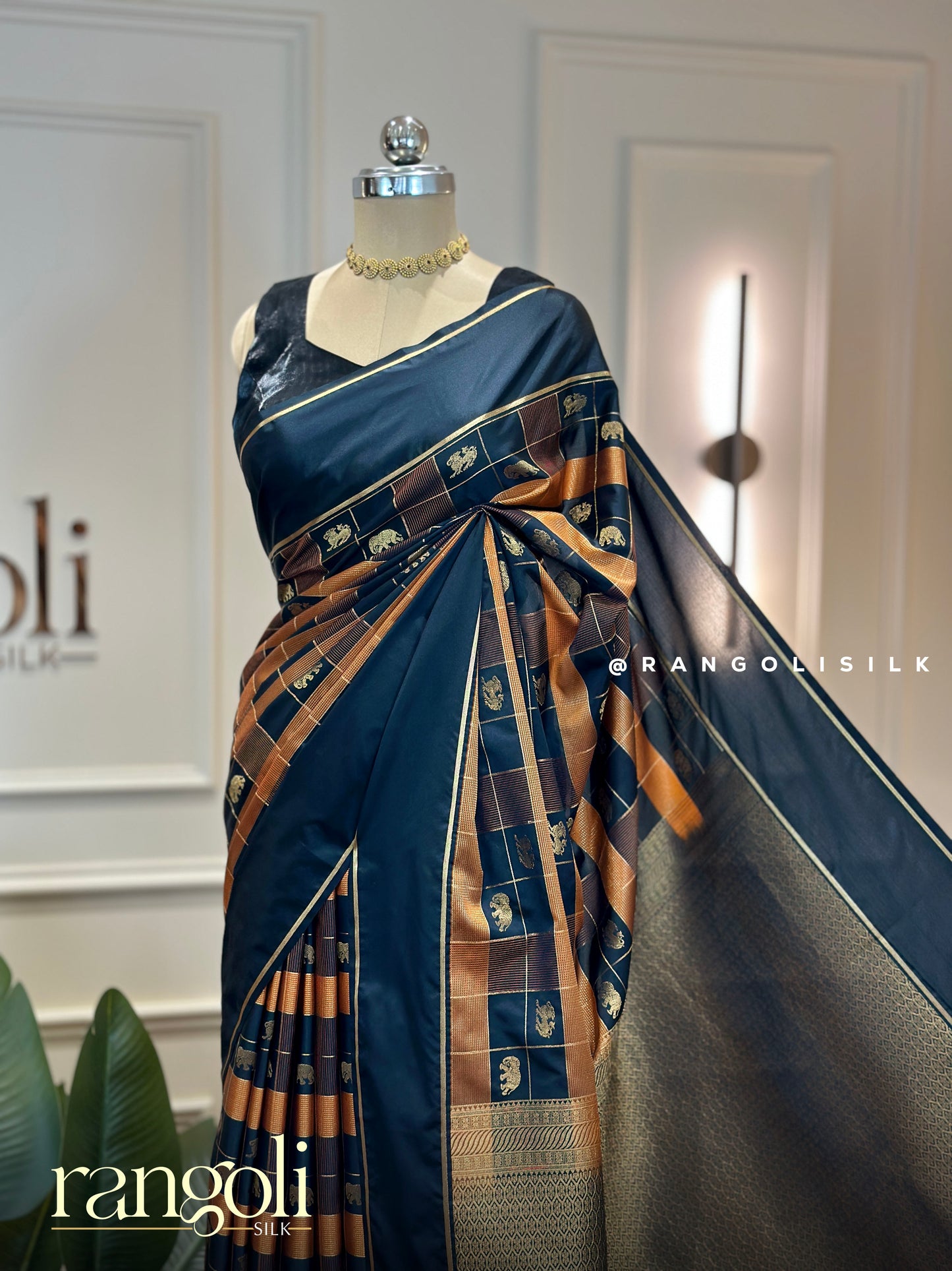 Vintage Semi Kanjivaram Silk Saree with Elephant Buttas & Zari Woven Checks - Post 967