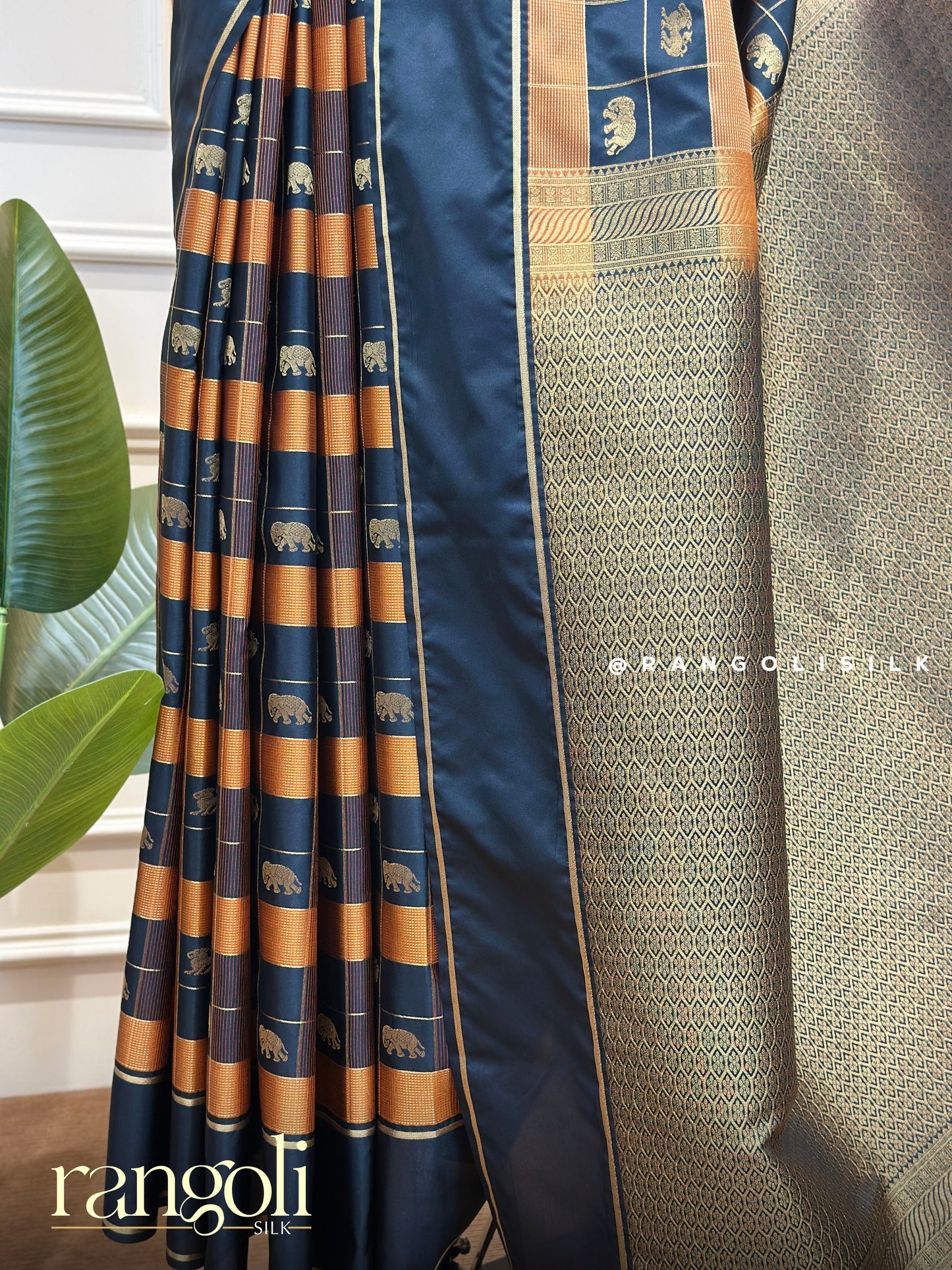 Vintage Semi Kanjivaram Silk Saree with Elephant Buttas & Zari Woven Checks - Post 967