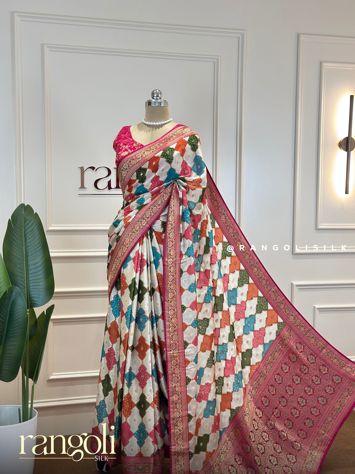 Banarasi Bandhani Saree with Intricate Golden Zari Borders - Post 449