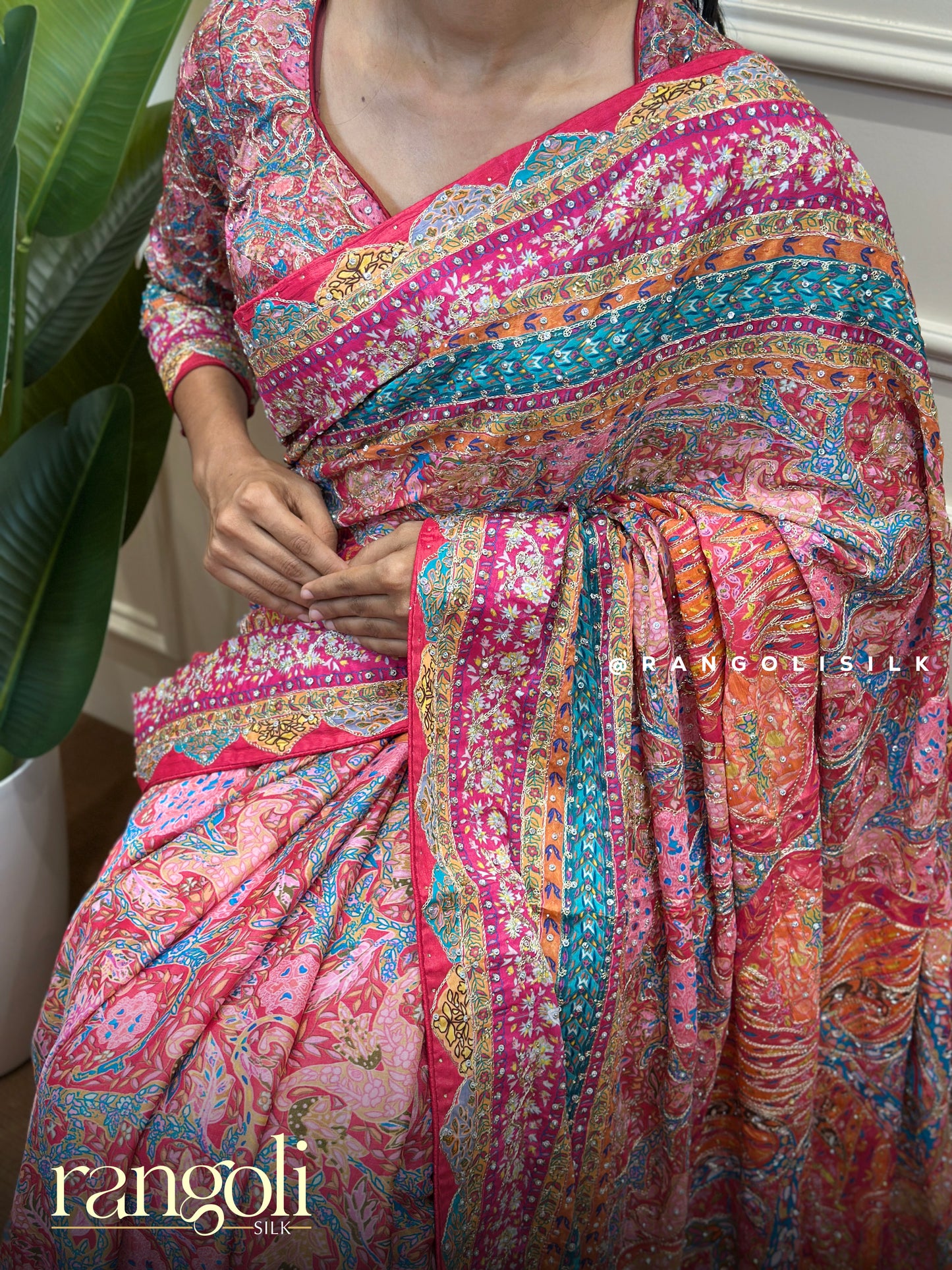 Elegant Designer Saree with Paisley Floral Motifs & Coordinated Blouse - Post 847