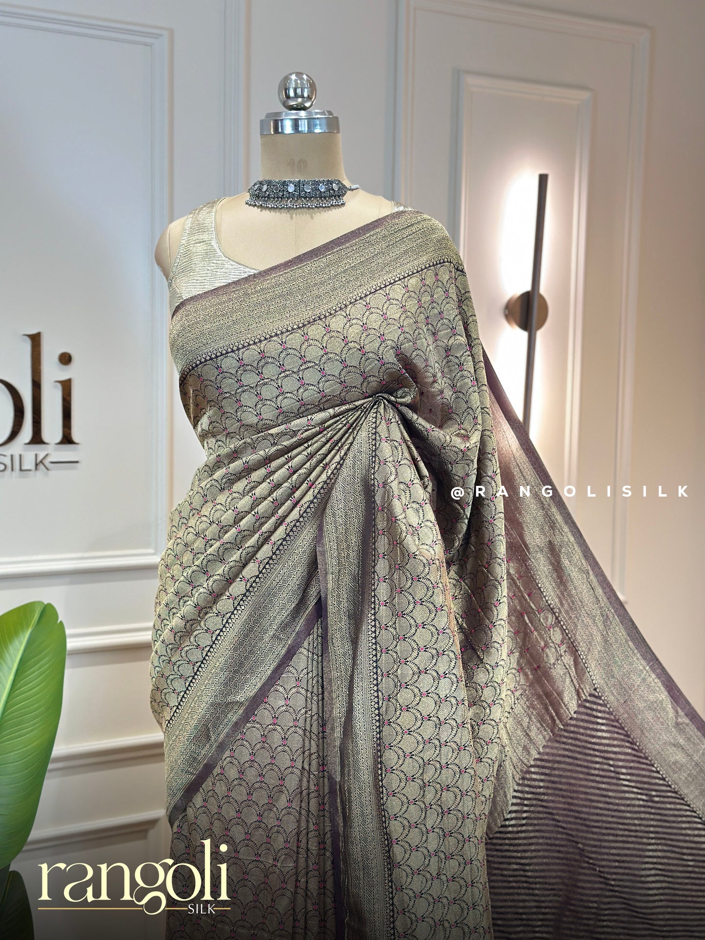Banarasi Brocade Saree with Scallop Motifs - Post 857