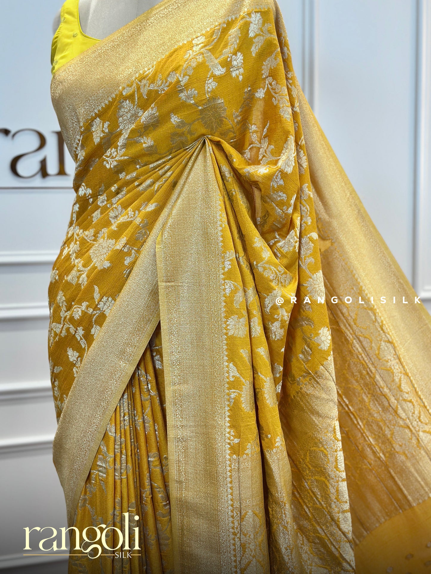 Banaras Saree with Rich Zari Borders & Intricate Floral Weaves - Post 453