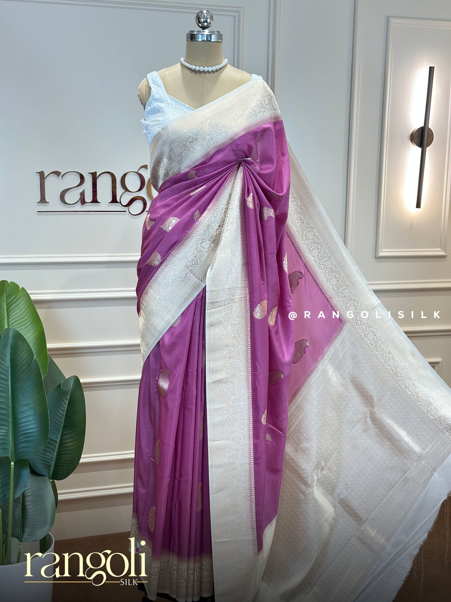 Banaras Chiffon Saree with Zari Buttas & Banarasi Pallu - Post 871