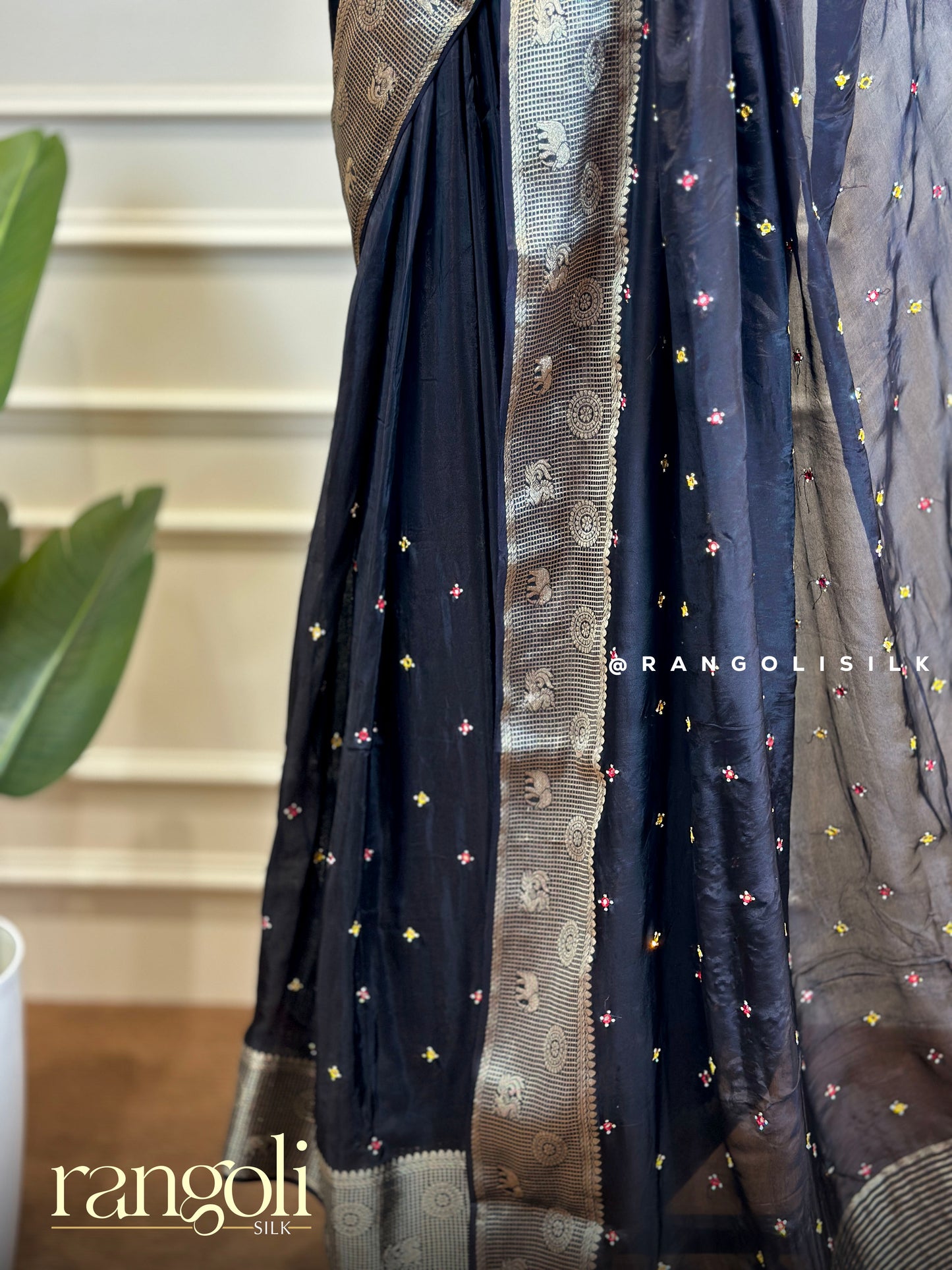 Elegant Banaras Saree in Beautiful Shades with Mirror Work - Post 985
