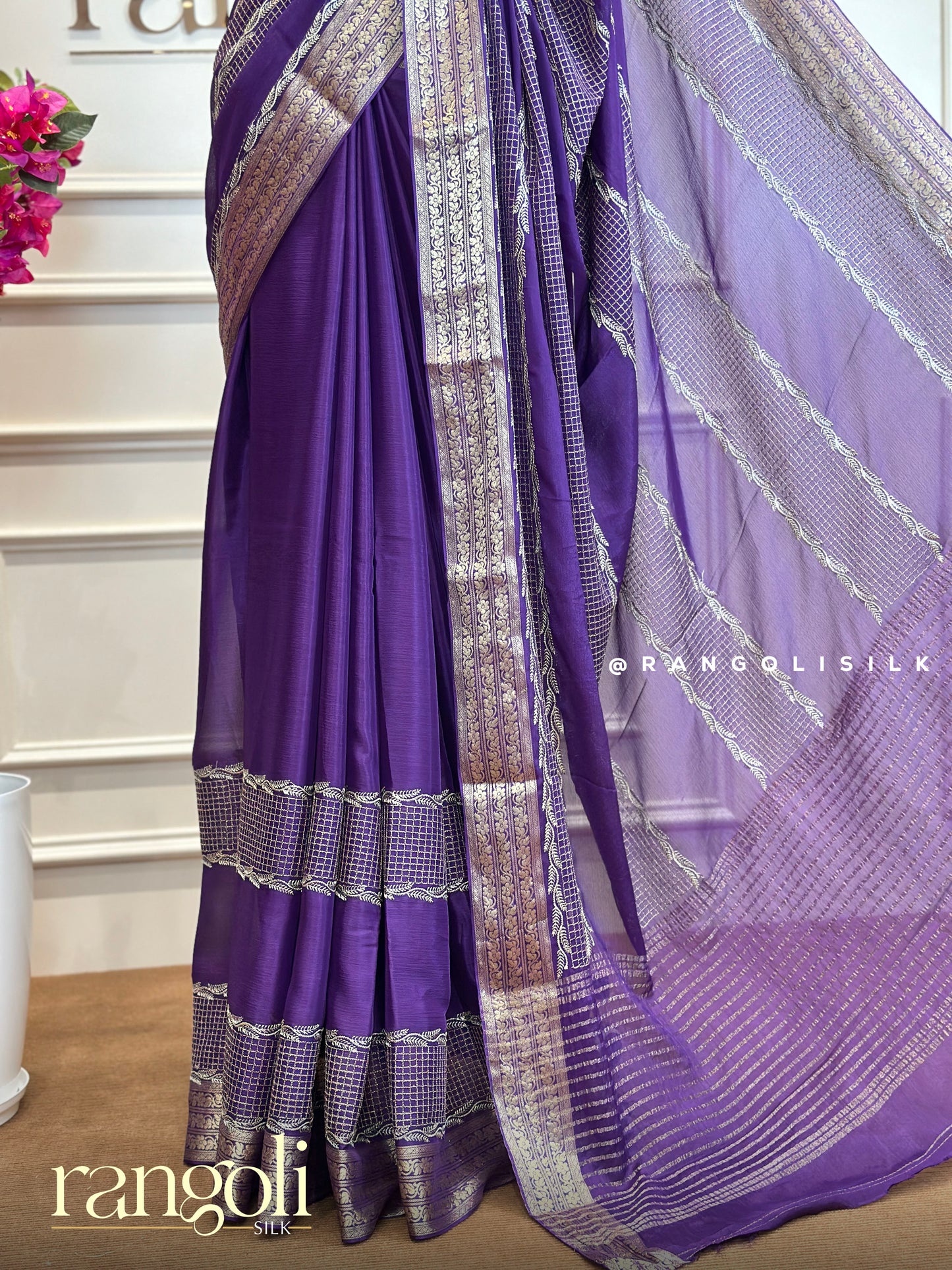 Banarasi Saree with Zari Borders & Delicate Woven Detailing - Post 461