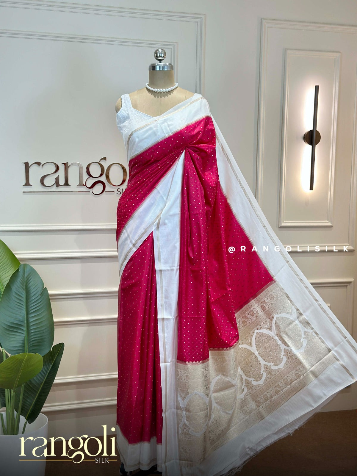Premium Gajji Silk Saree with Rich Silver Zari Border & Pallu - Post 940