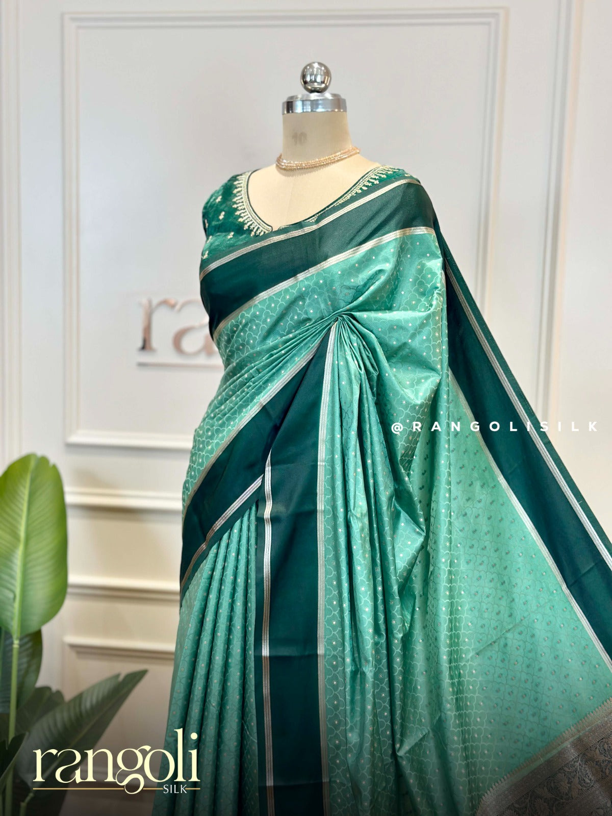 Premium Gajji Silk Saree with Rich Silver Zari Border & Pallu - Post 940
