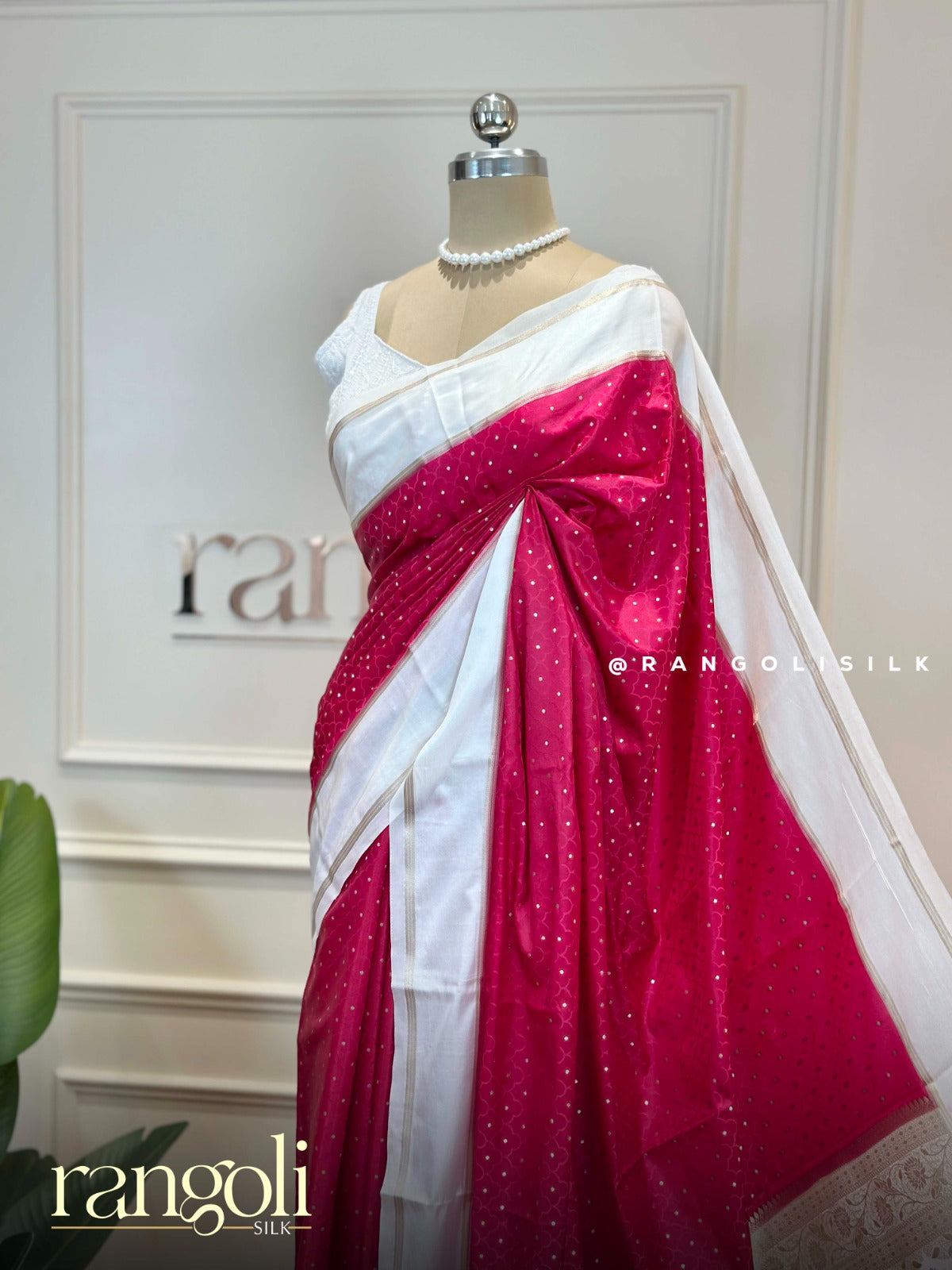 Premium Gajji Silk Saree with Rich Silver Zari Border & Pallu - Post 940