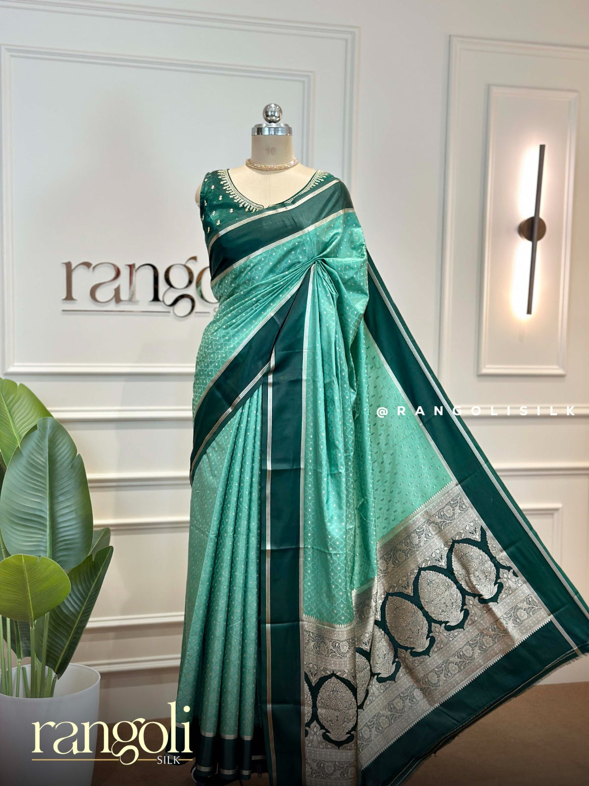 Premium Gajji Silk Saree with Rich Silver Zari Border & Pallu - Post 940